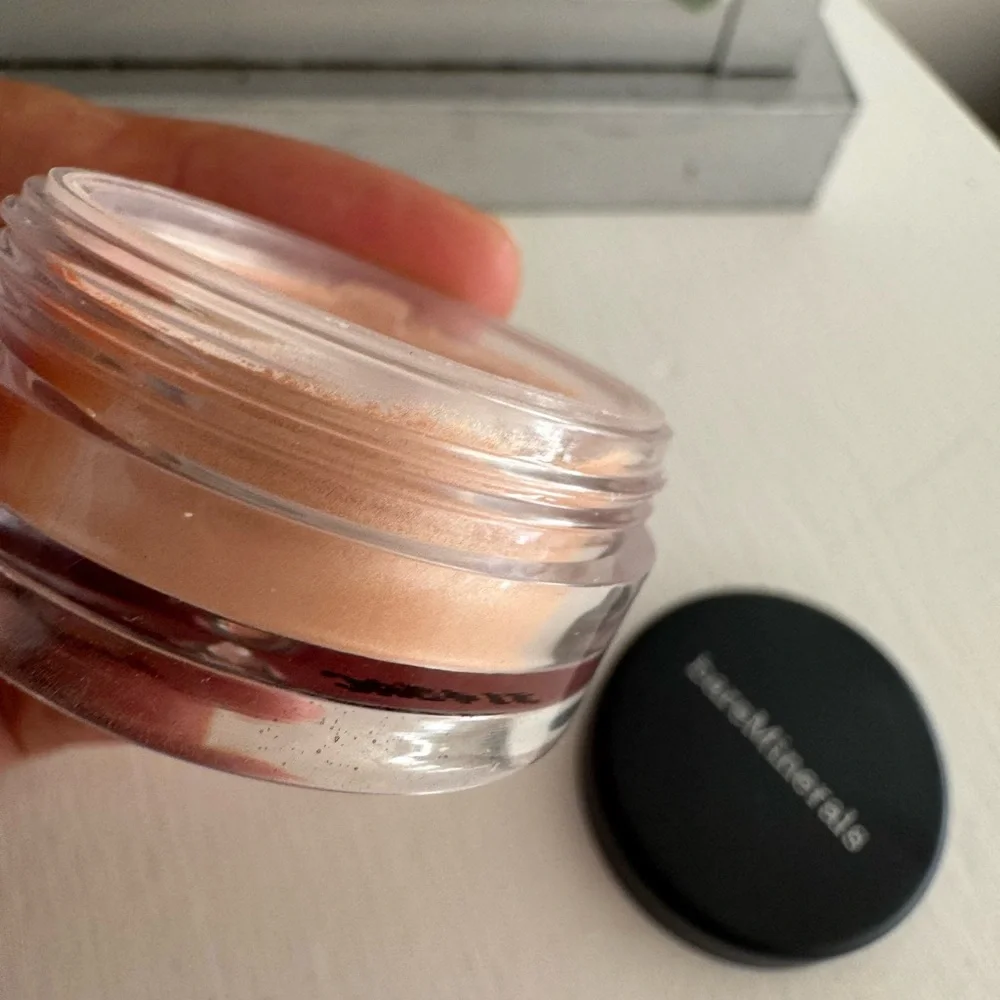 bareMinerals eyeshadow color VANILLA SUGAR